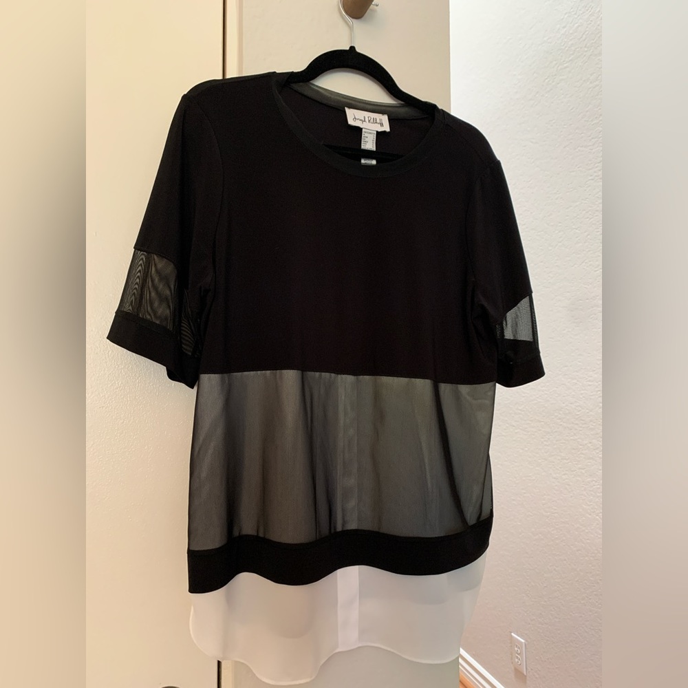 Black & white athleisure T-shirt